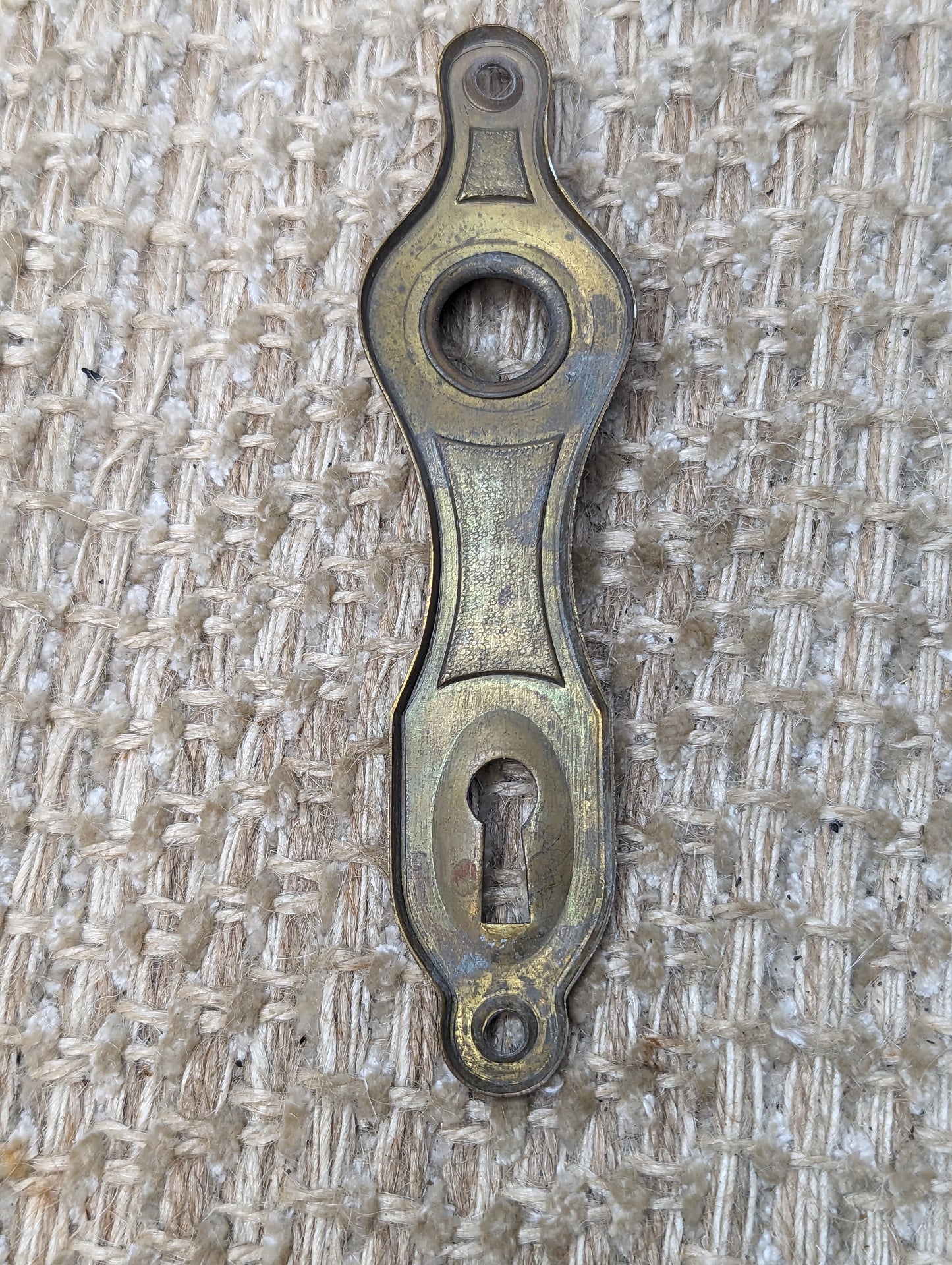 1 1/4" x 4 15/16" Antique Stamped Brass Door Knob Plate