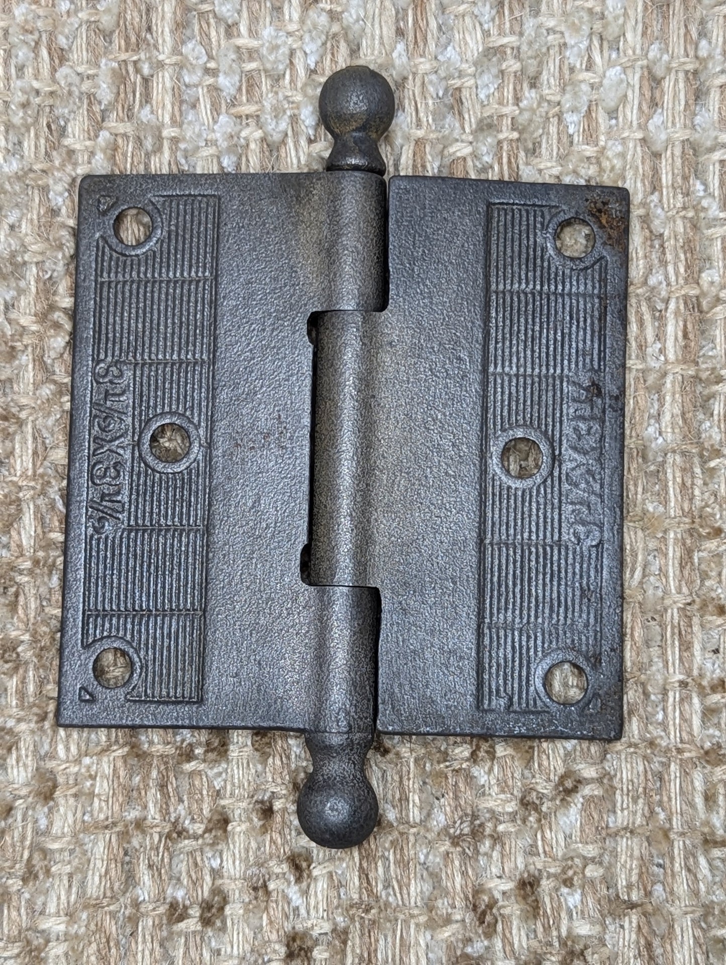 3 1/2" x 3 1/2" Antique Decorative Cast Iron ball Tip Hinge
