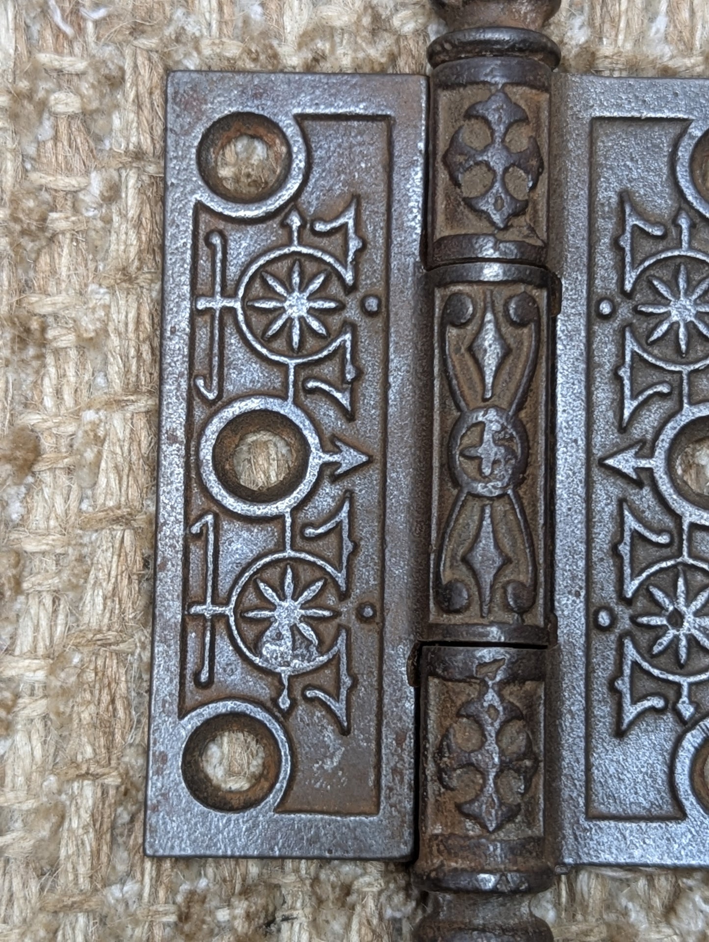 2 1/2" x 3" Antique Decorative Cast Iron Steeple Tip Hinge