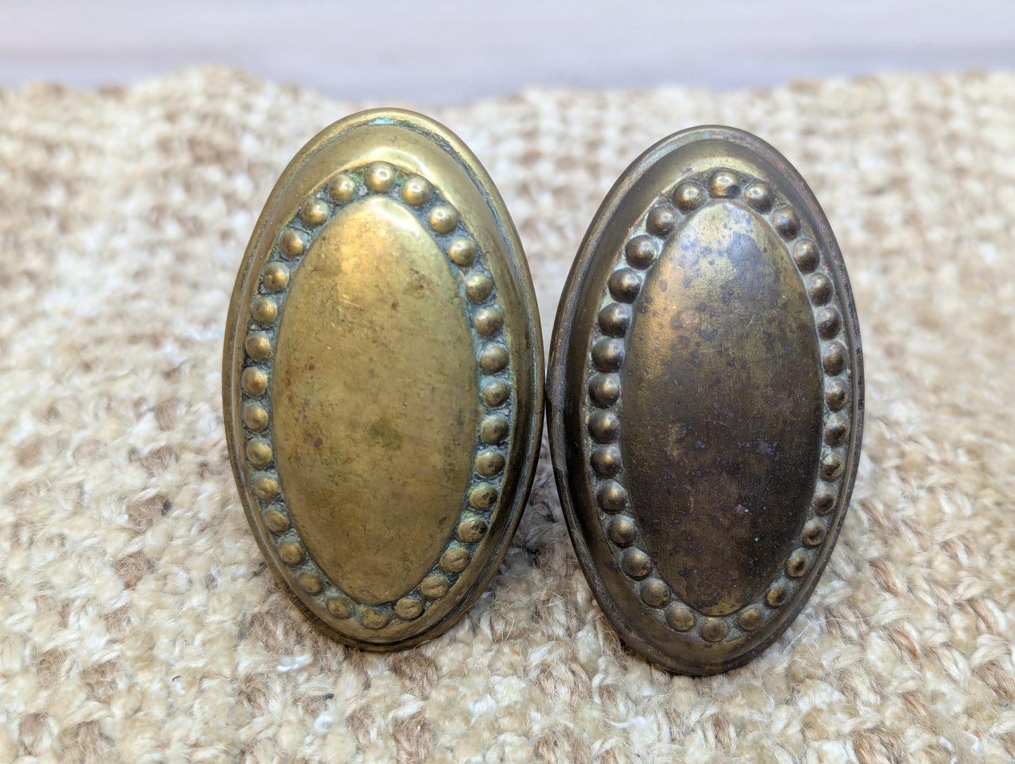 1 9/16 x 2 3/4" Antique Oval Decorative Brass Door Knobs