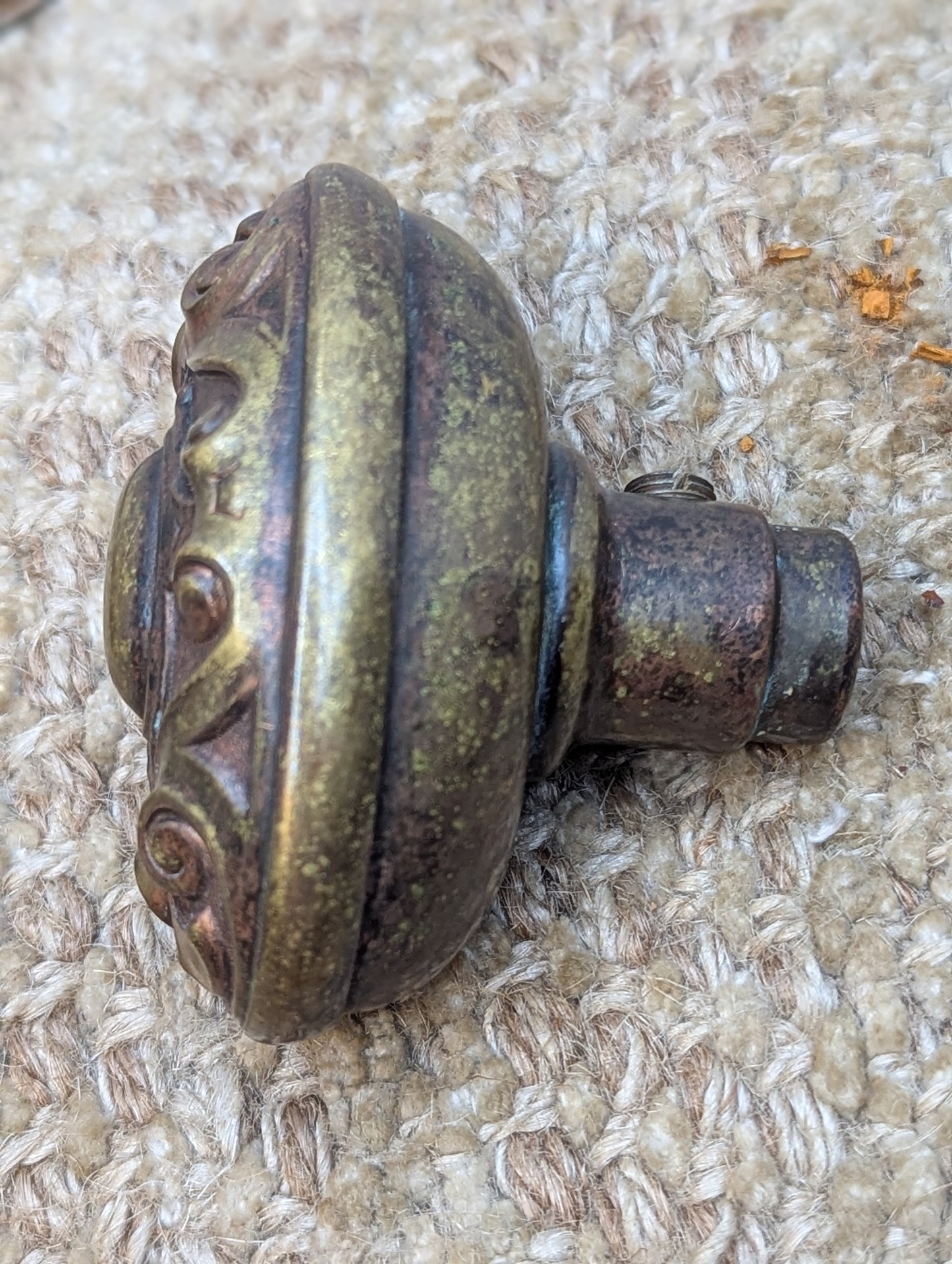 1 3/4 x 2 3/4" Antique Yale & Towne Meridian Oval Decorative Brass Door Knobs