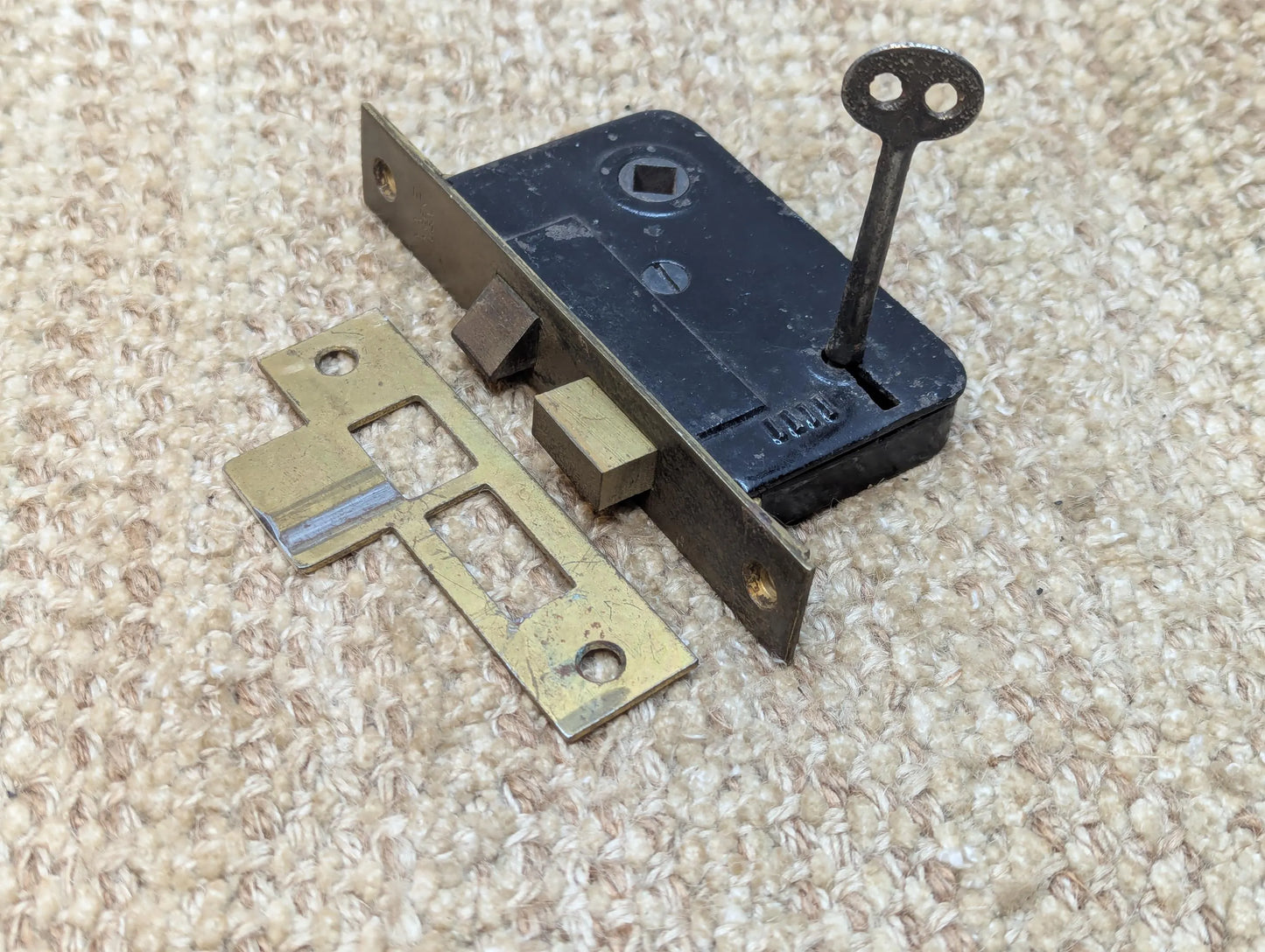 Antique Yale Mortise Lock Door Hardware #230 With Key And Strike Plate