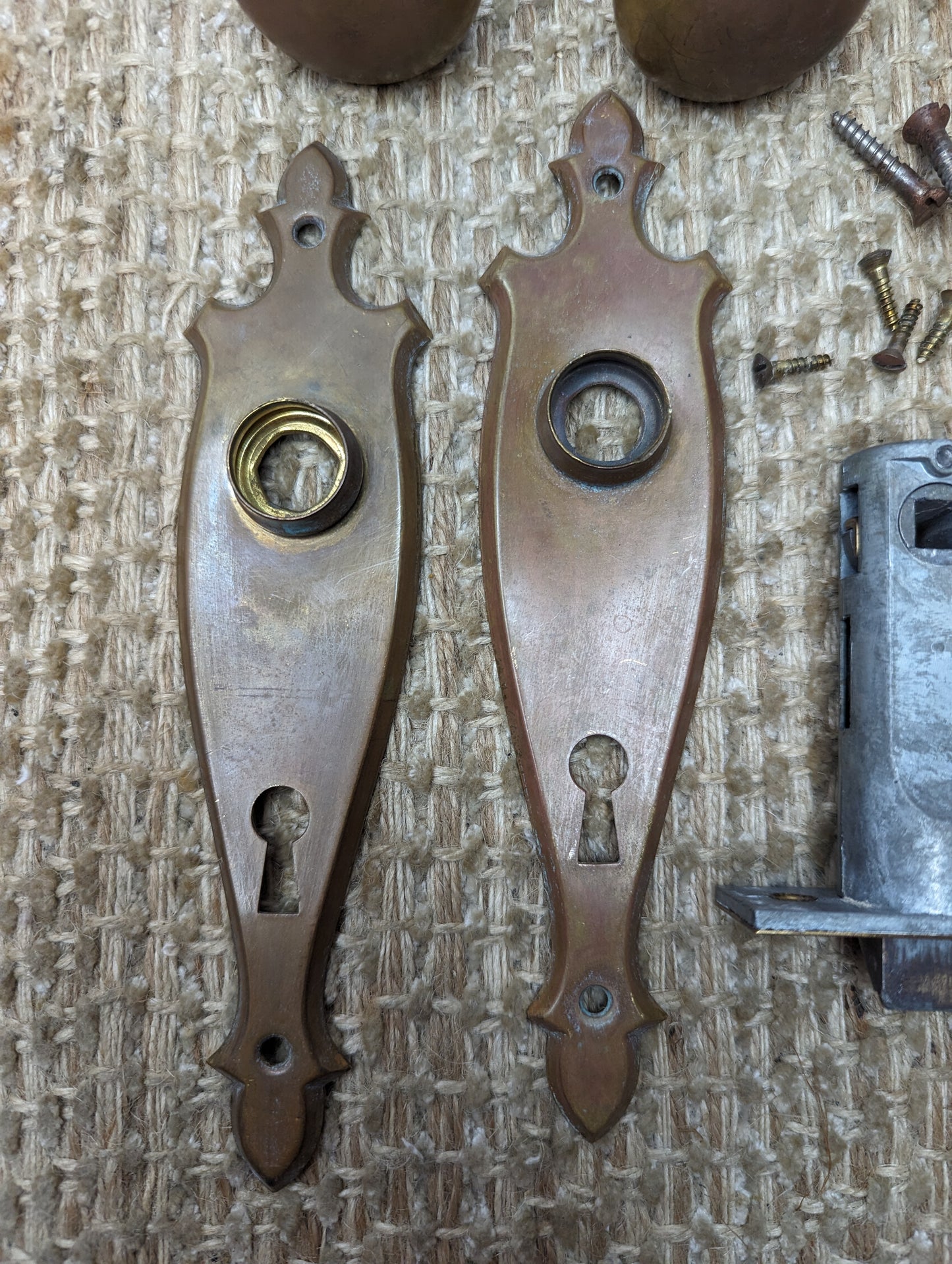 Antique Stamped Brass Door Knobs and Door Plates Set With Latch