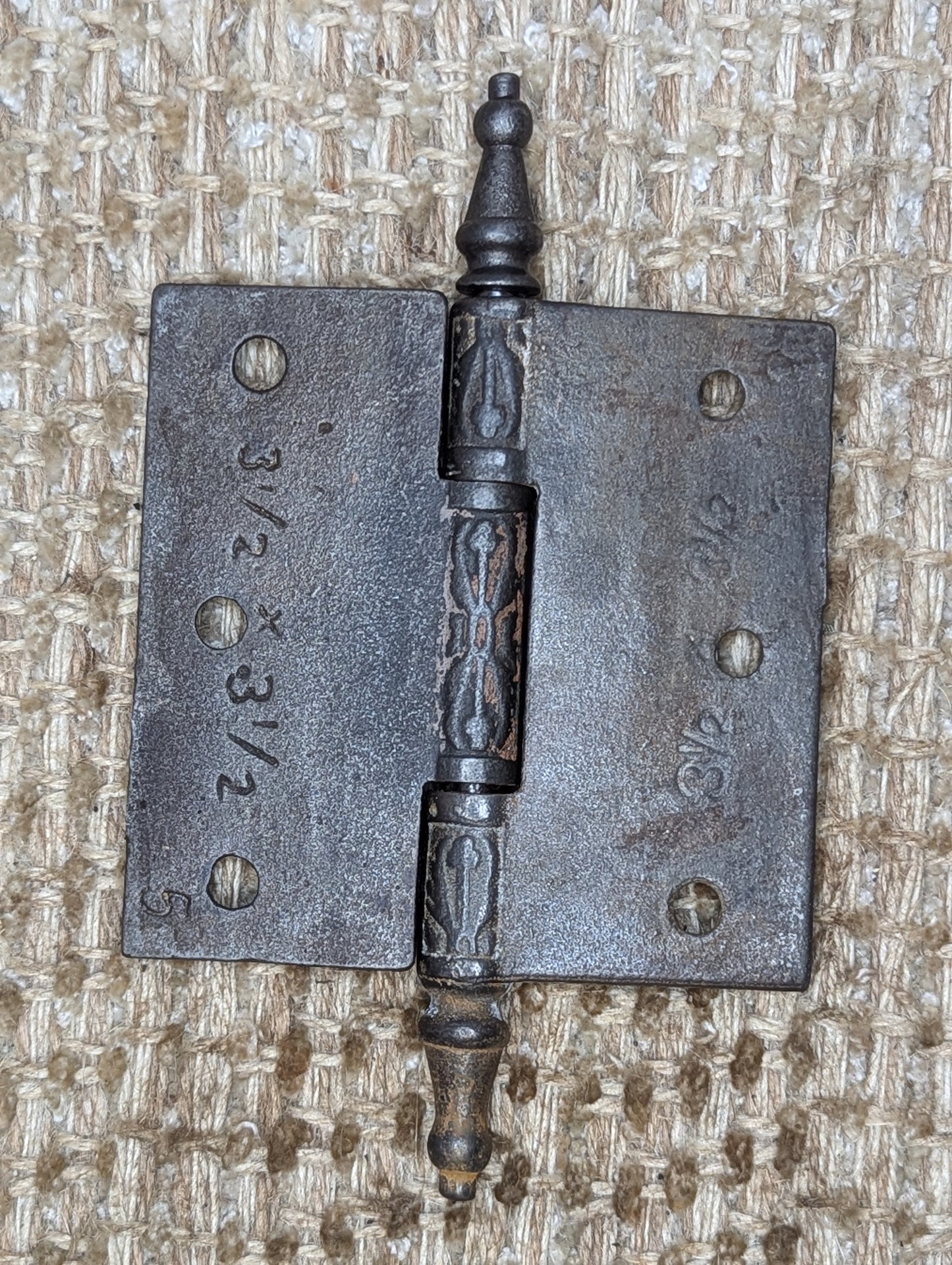 3 1/2" x 3 1/2" Antique Decorative Cast Iron Steeple Tip Hinge