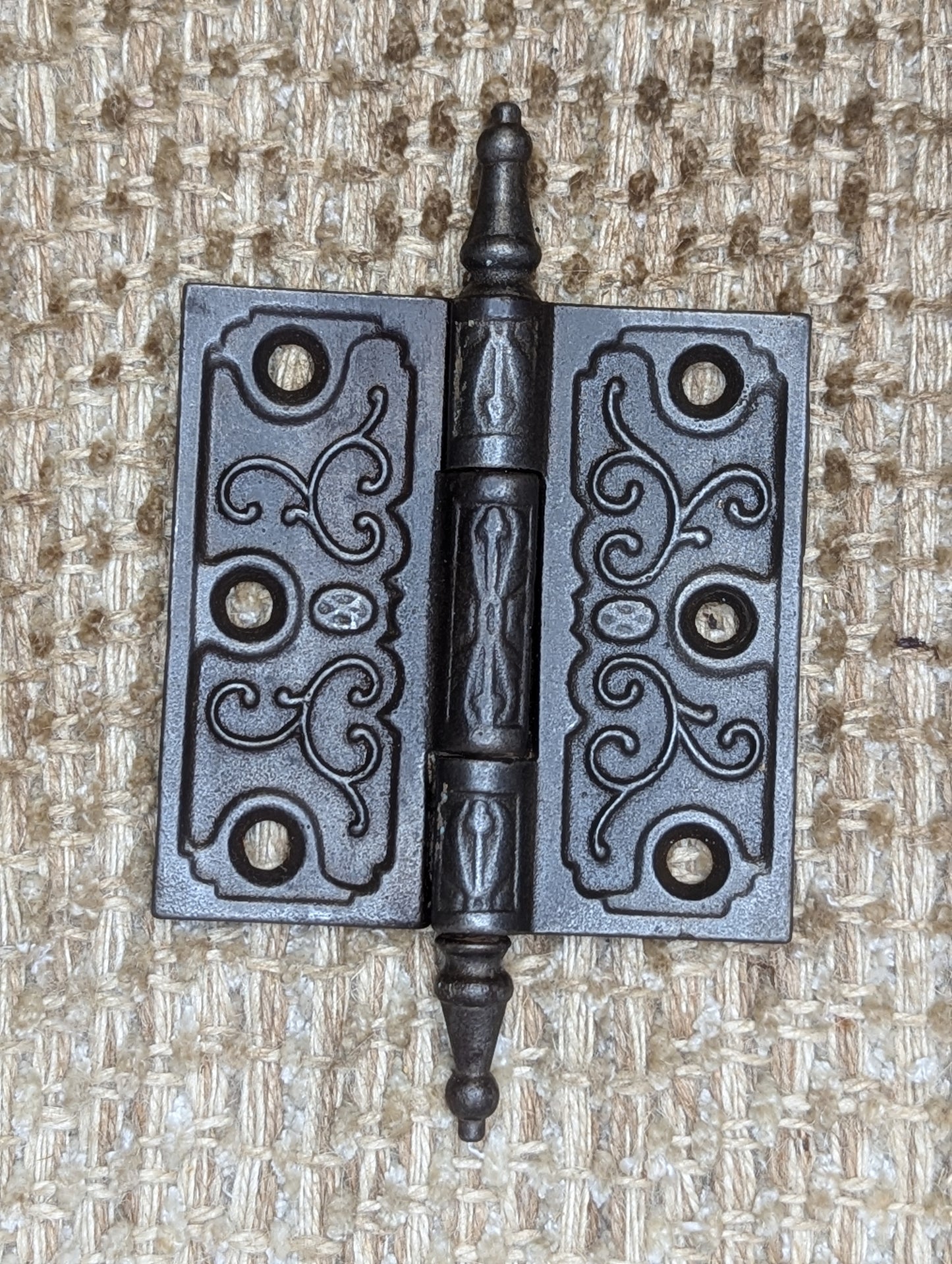 3 1/2" x 3 1/2" Antique Decorative Cast Iron Steeple Tip Hinge