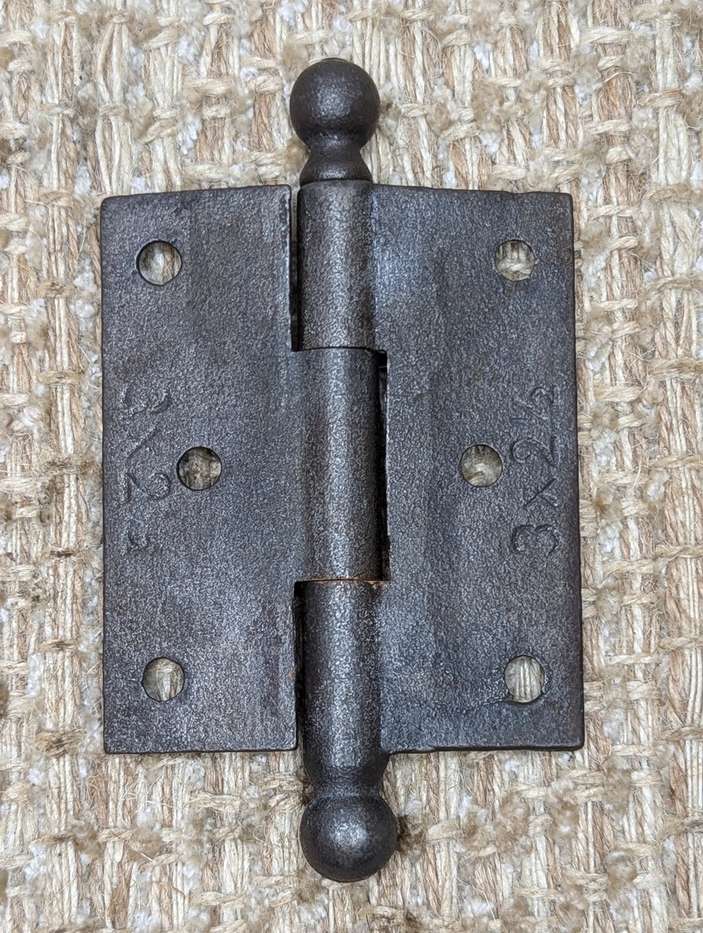 2 1/2" x 3" Antique Decorative Cast Iron Ball Tip Hinge