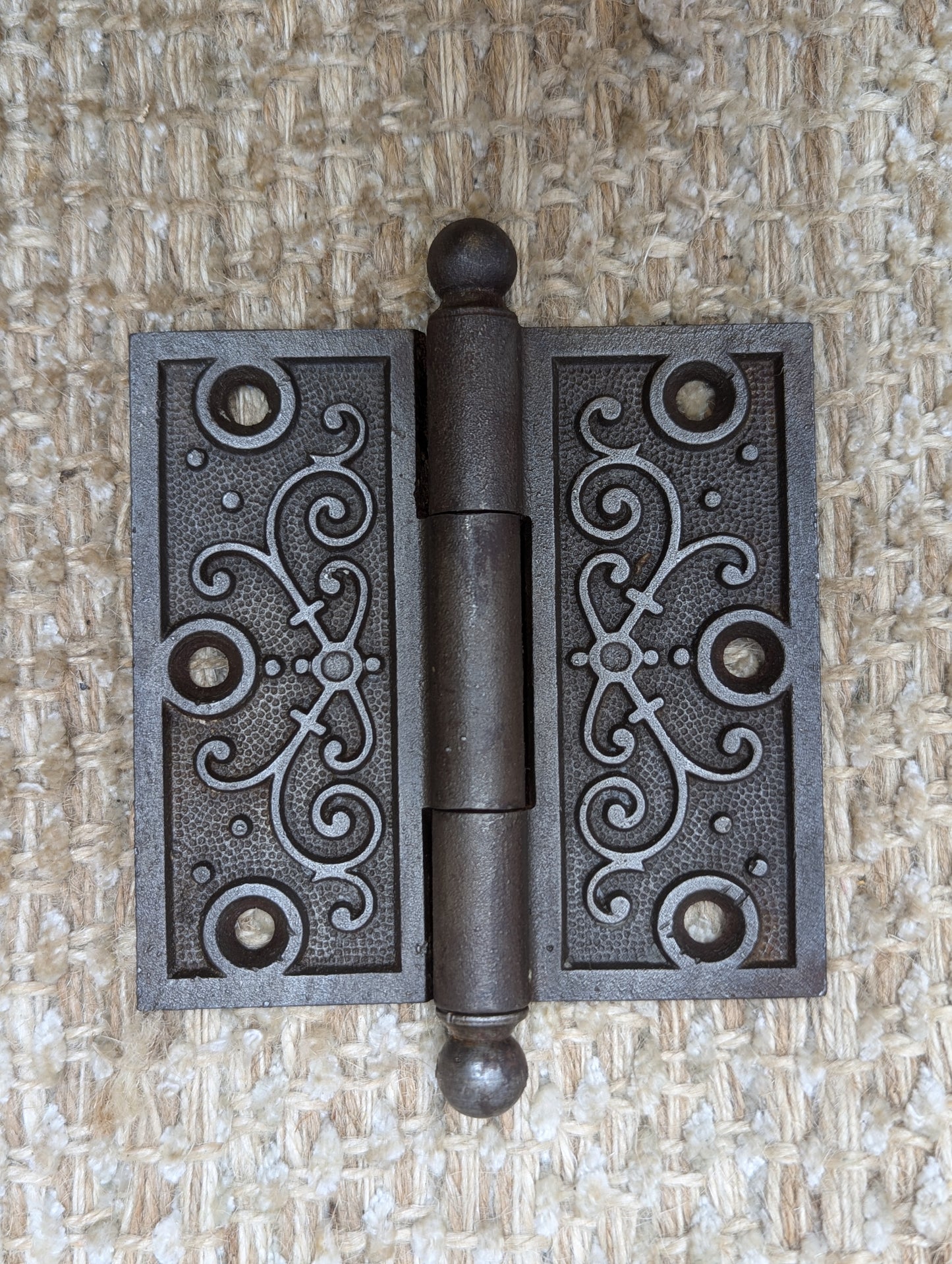 3 1/2" x 3 1/2" Antique Decorative Cast Iron Ball Tip Hinge