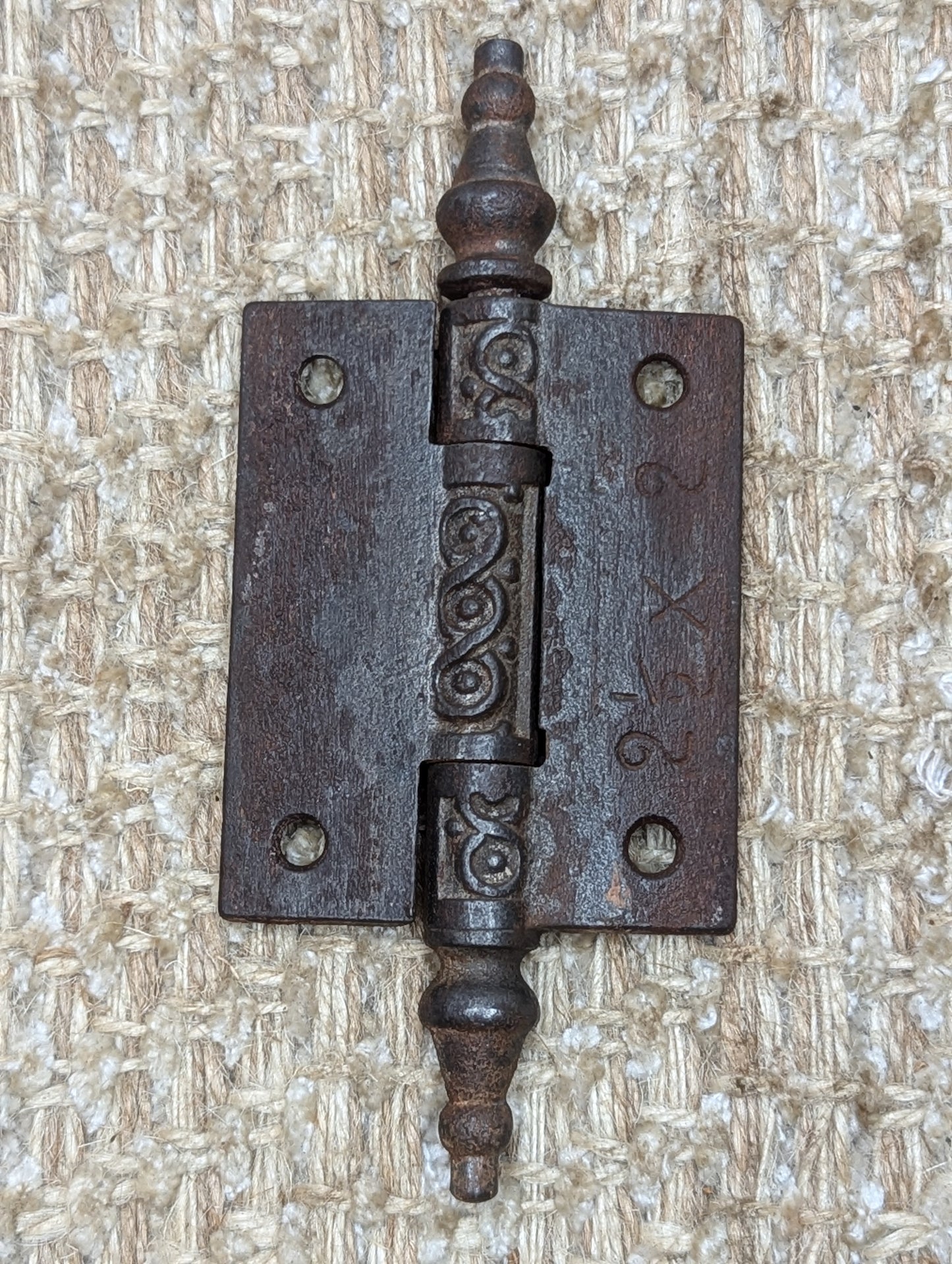 2" x 2 1/2" Antique Decorative Cast Iron Steeple Tip Hinge