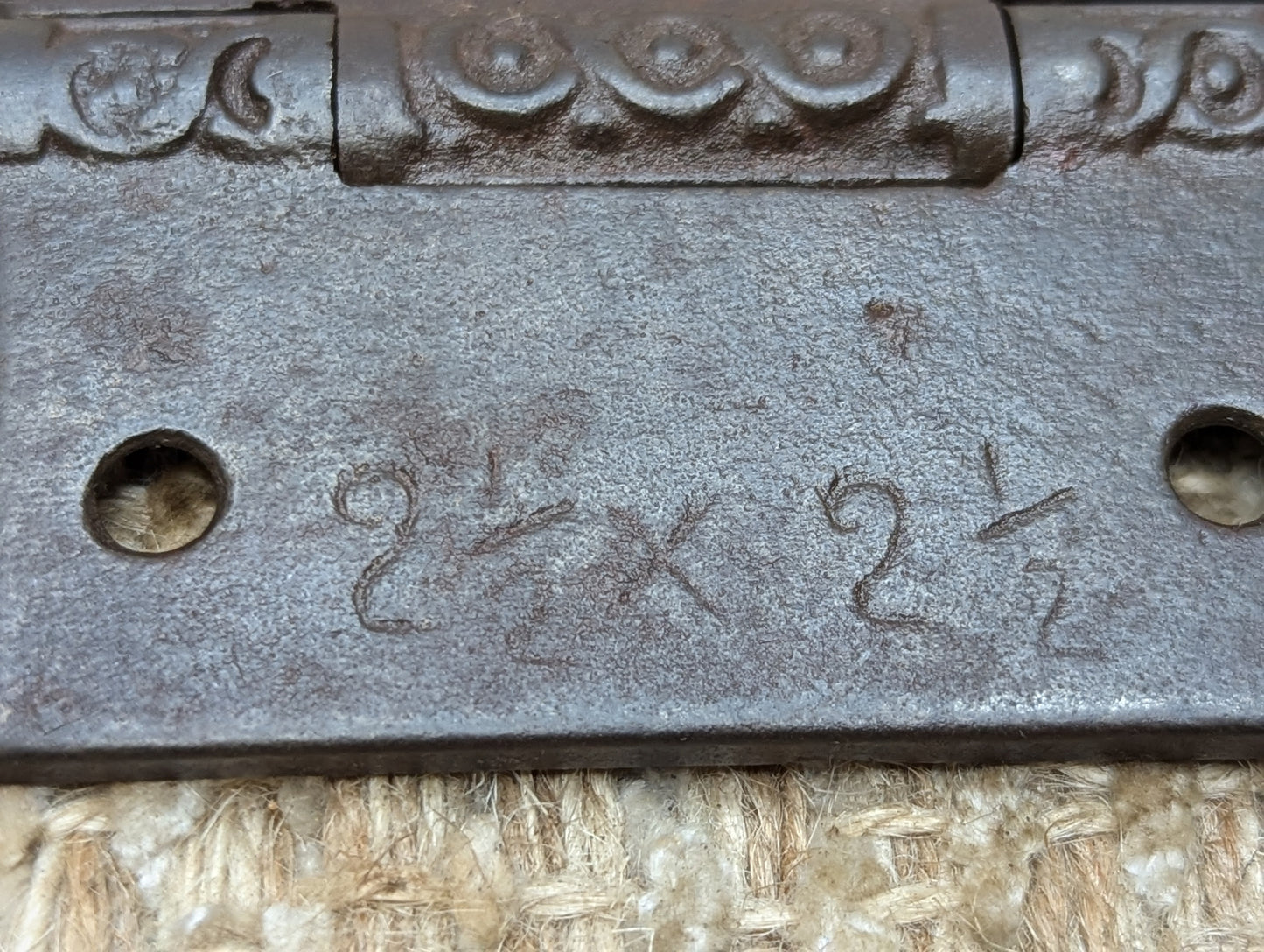 2 1/2" x 2 1/2" Antique Decorative Cast Iron Steeple Tip Hinge