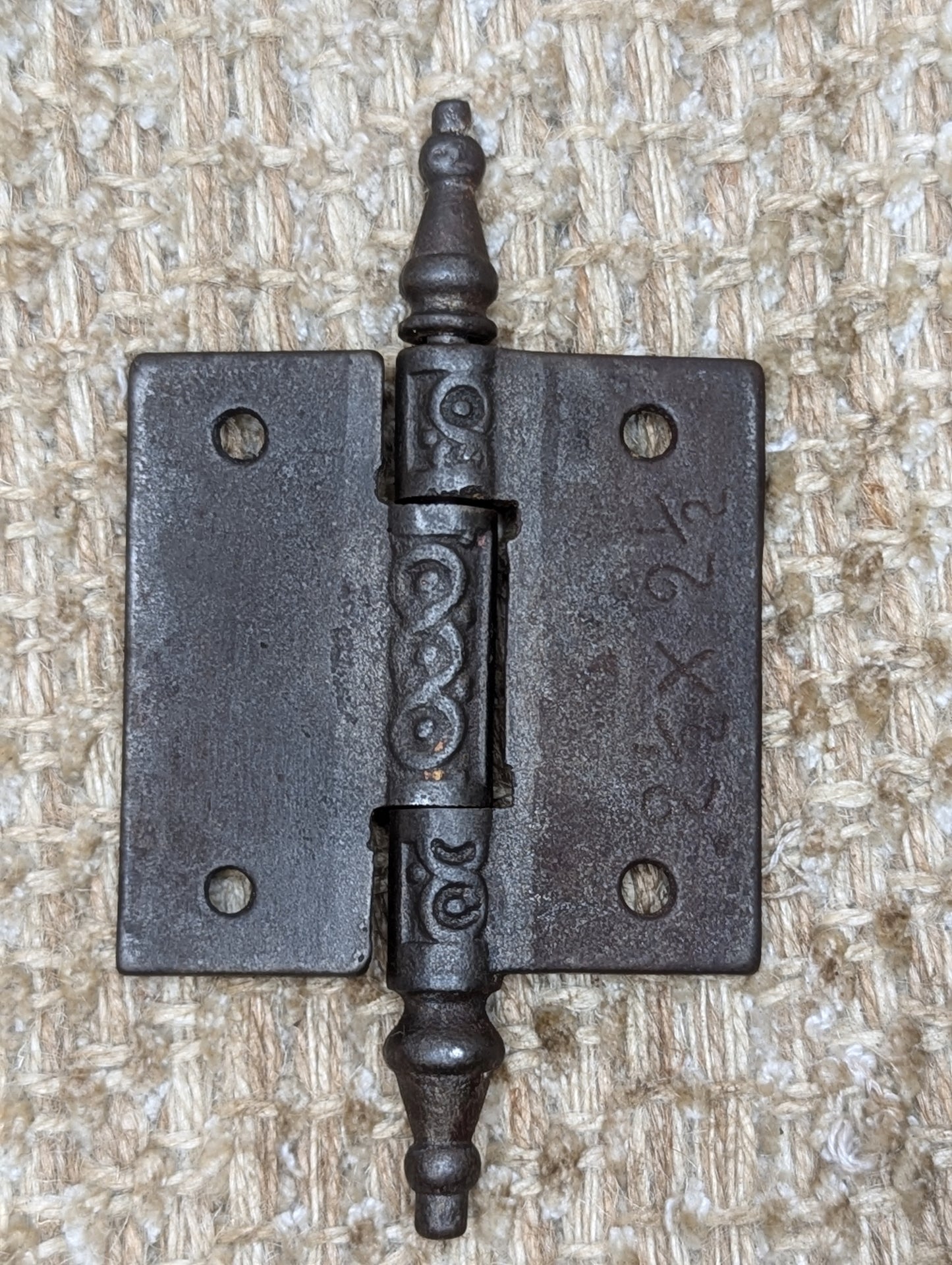 2 1/2" x 2 1/2" Antique Decorative Cast Iron Steeple Tip Hinge