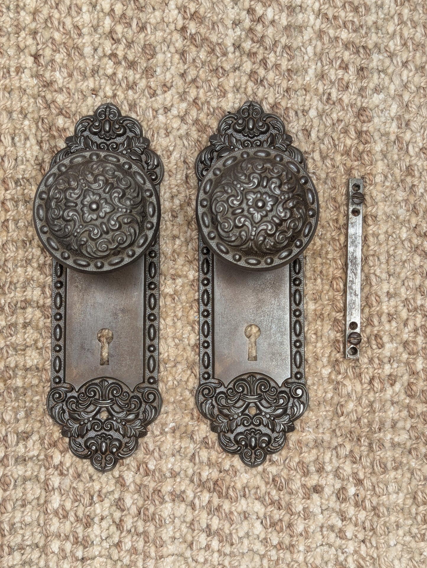 Antique Lockwood "Harwich" Cast Iron Door Knobs & Plates Set Circa 1897