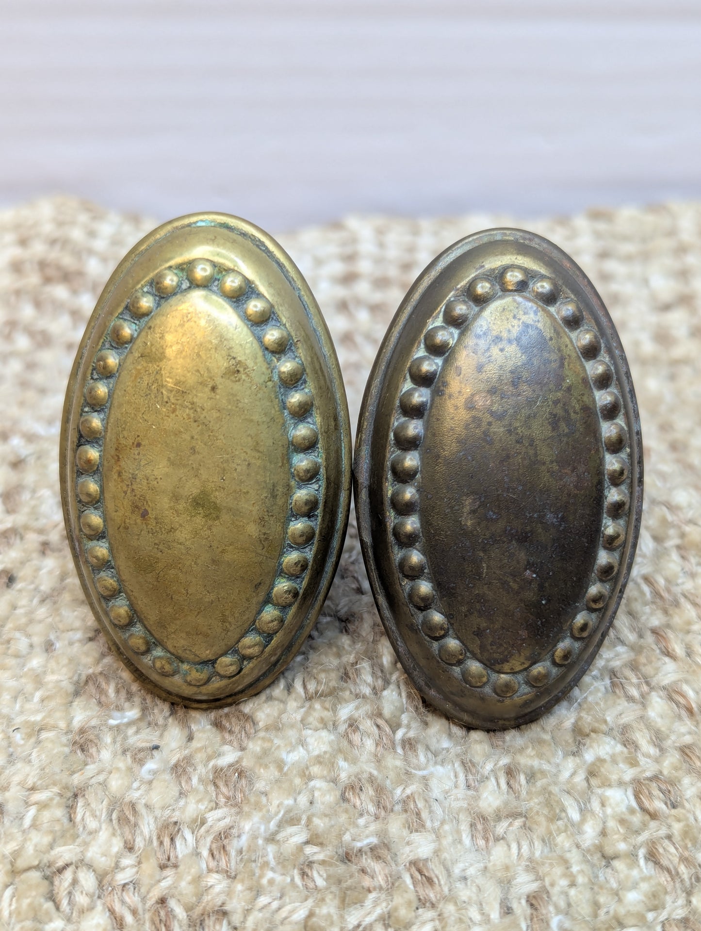 1 9/16 x 2 3/4"  Antique Oval Decorative Brass Door Knobs