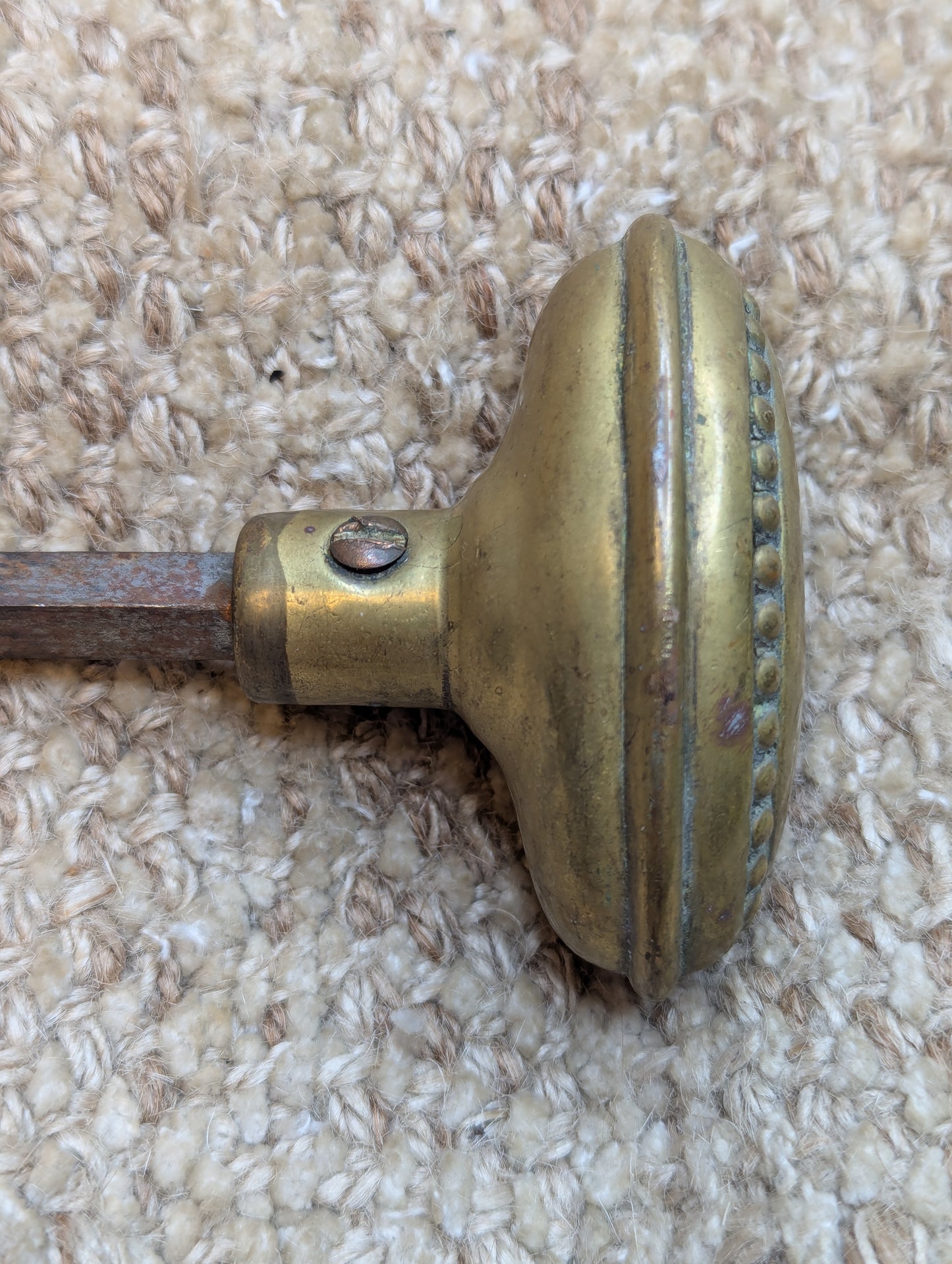 1 9/16 x 2 3/4"  Antique Oval Decorative Brass Door Knobs