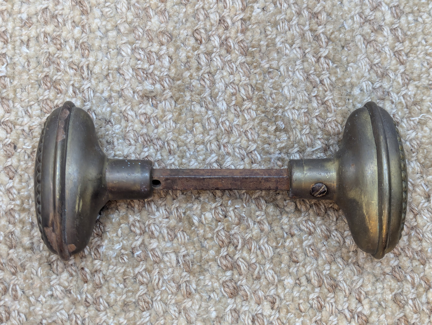 1 9/16 x 2 3/4"  Antique Oval Decorative Brass Door Knobs