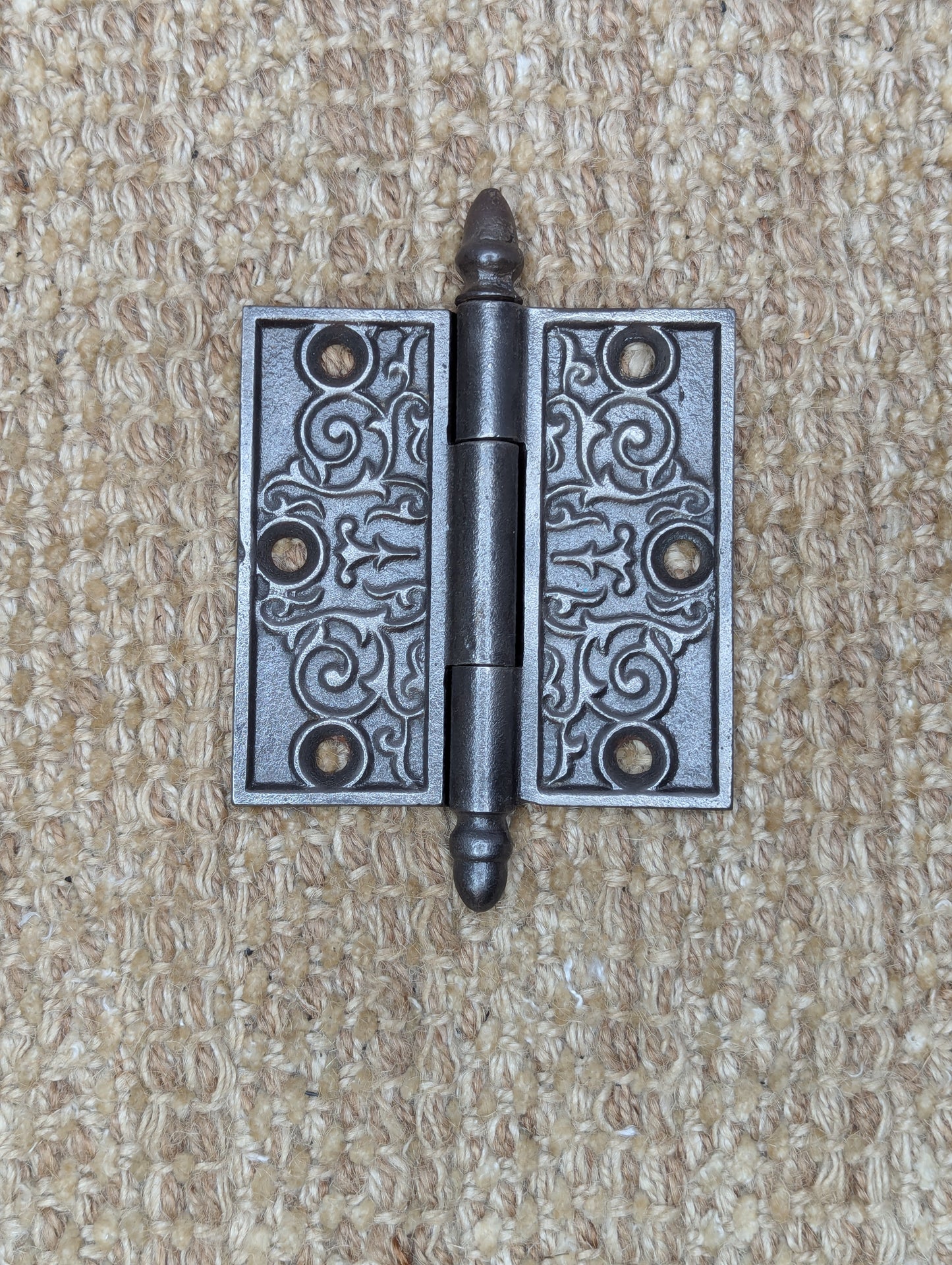 3 1/2" x 3 1/2" Antique Ornate Cast Iron Acorn Tip Hinge