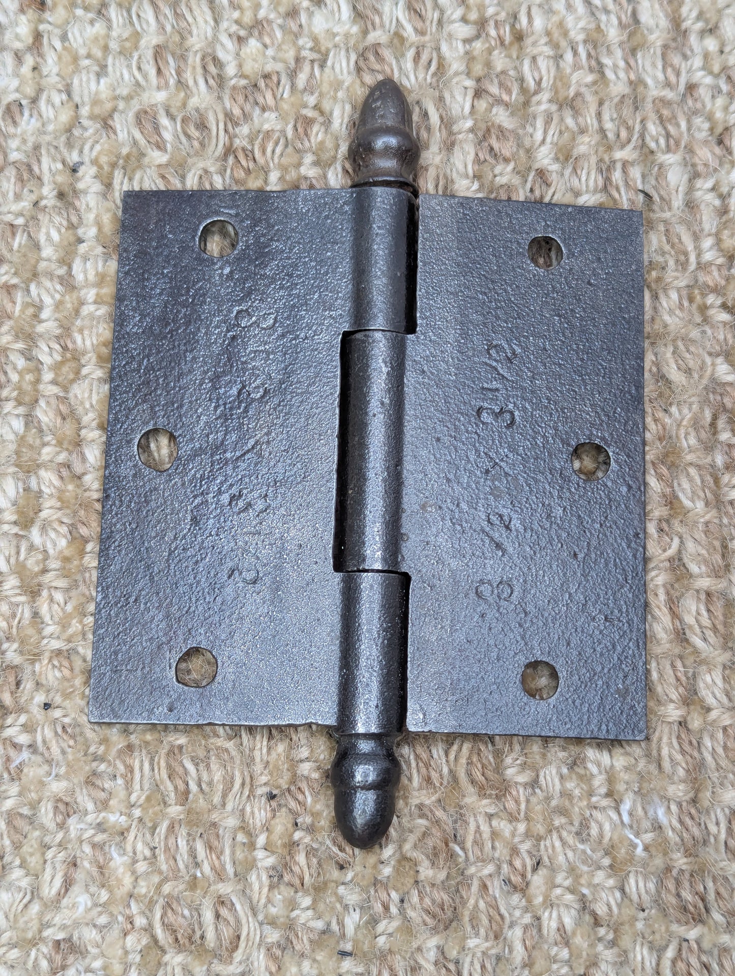 3 1/2" x 3 1/2" Antique Ornate Cast Iron Acorn Tip Hinge