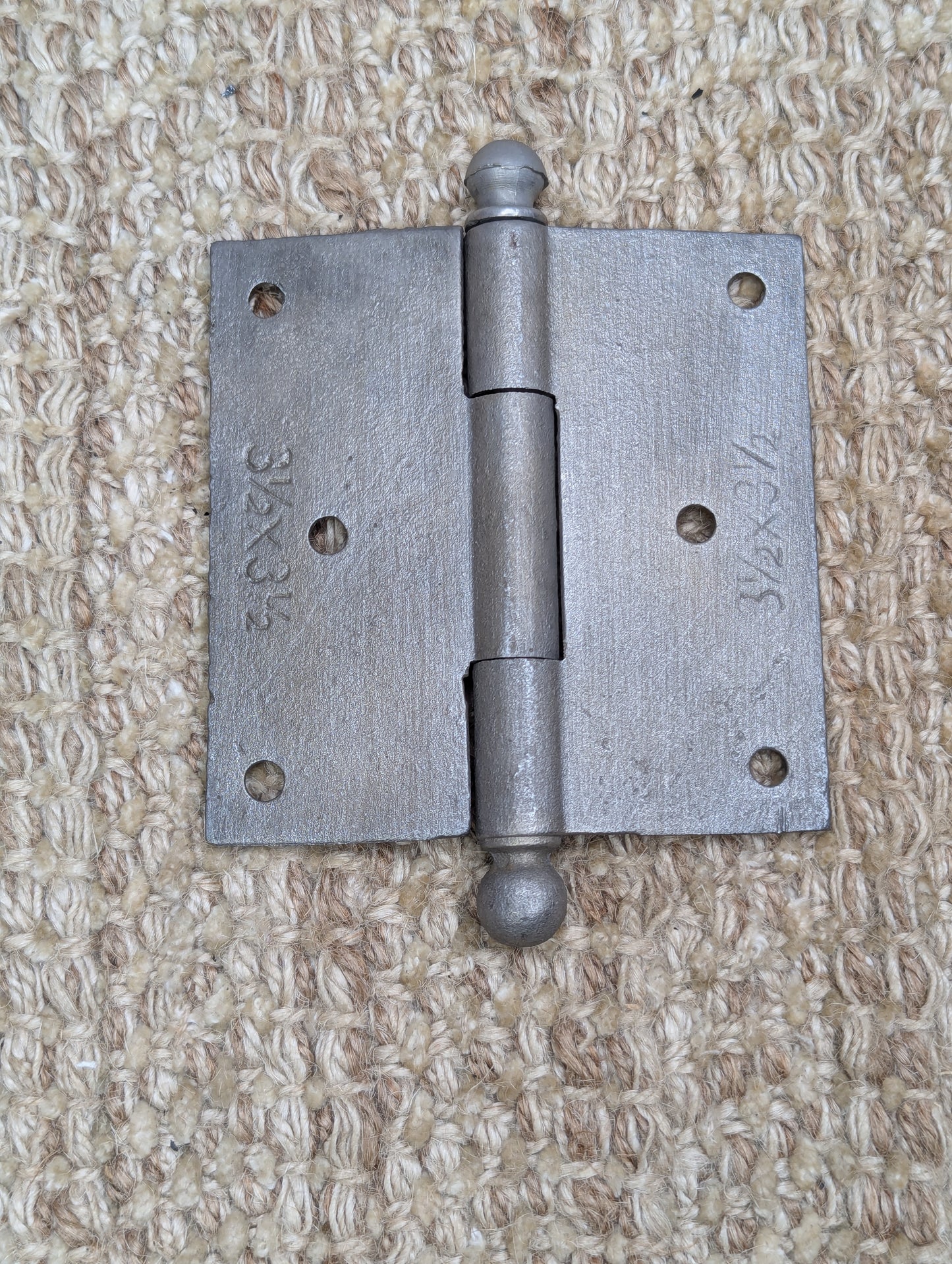 3 1/2" x 3 1/2" Antique Decorative Cast Iron Ball Tip Hinge