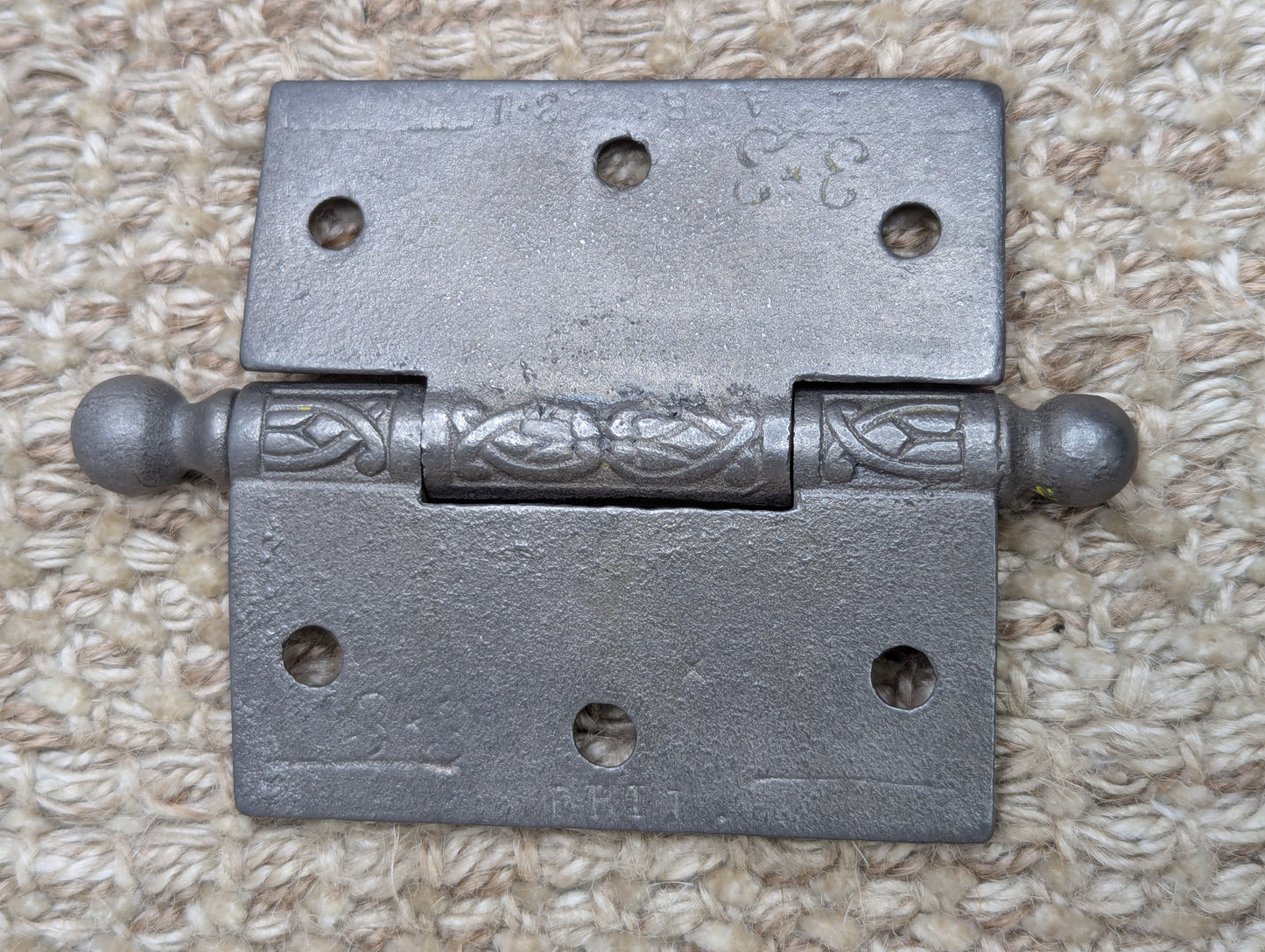 3" x 3" Antique Ornate Cast Iron Ball Tip Hinge