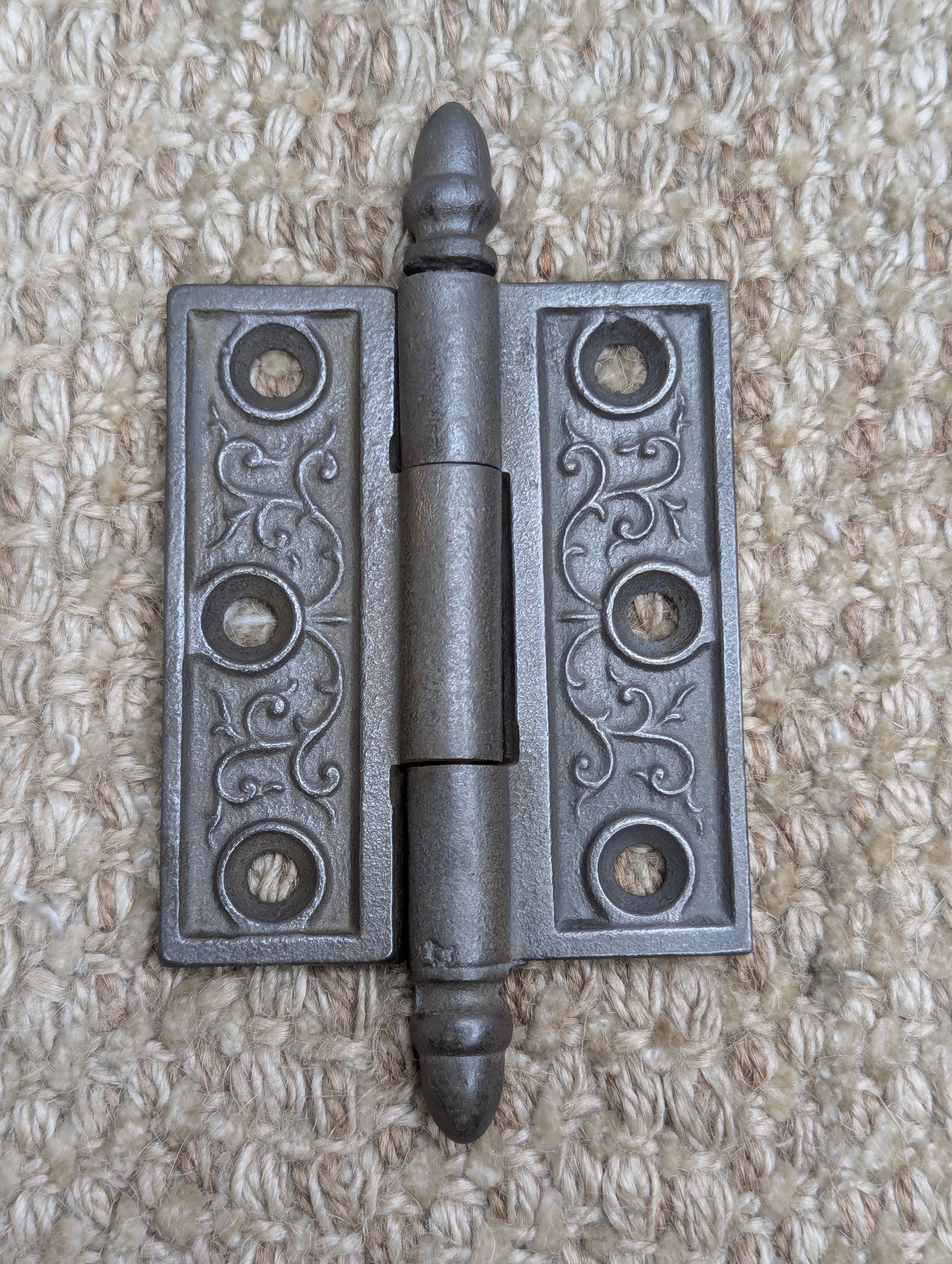 2 1/2" x 3" Antique Decorative Cast Iron Acorn Tip Hinge