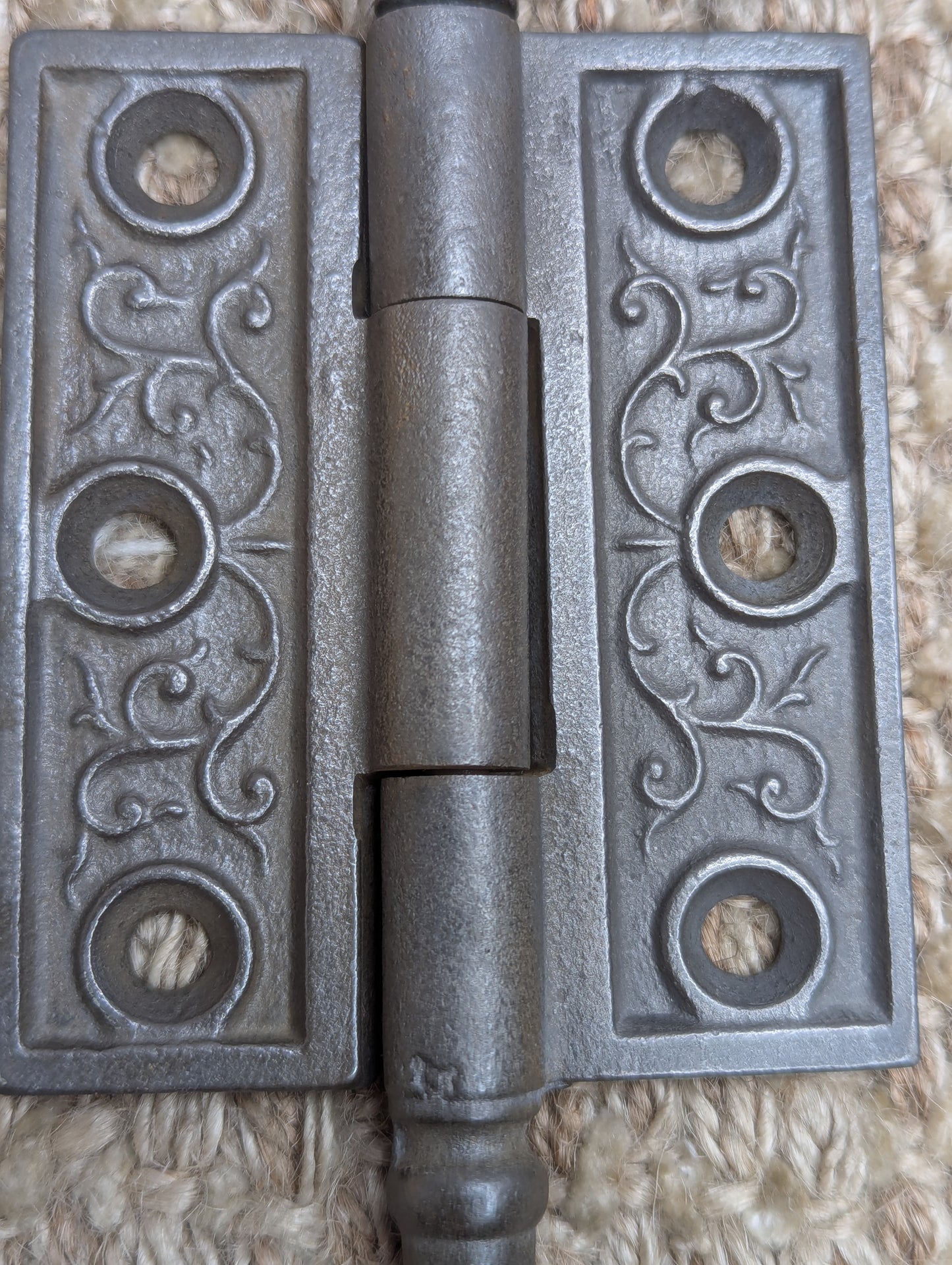 2 1/2" x 3" Antique Decorative Cast Iron Acorn Tip Hinge