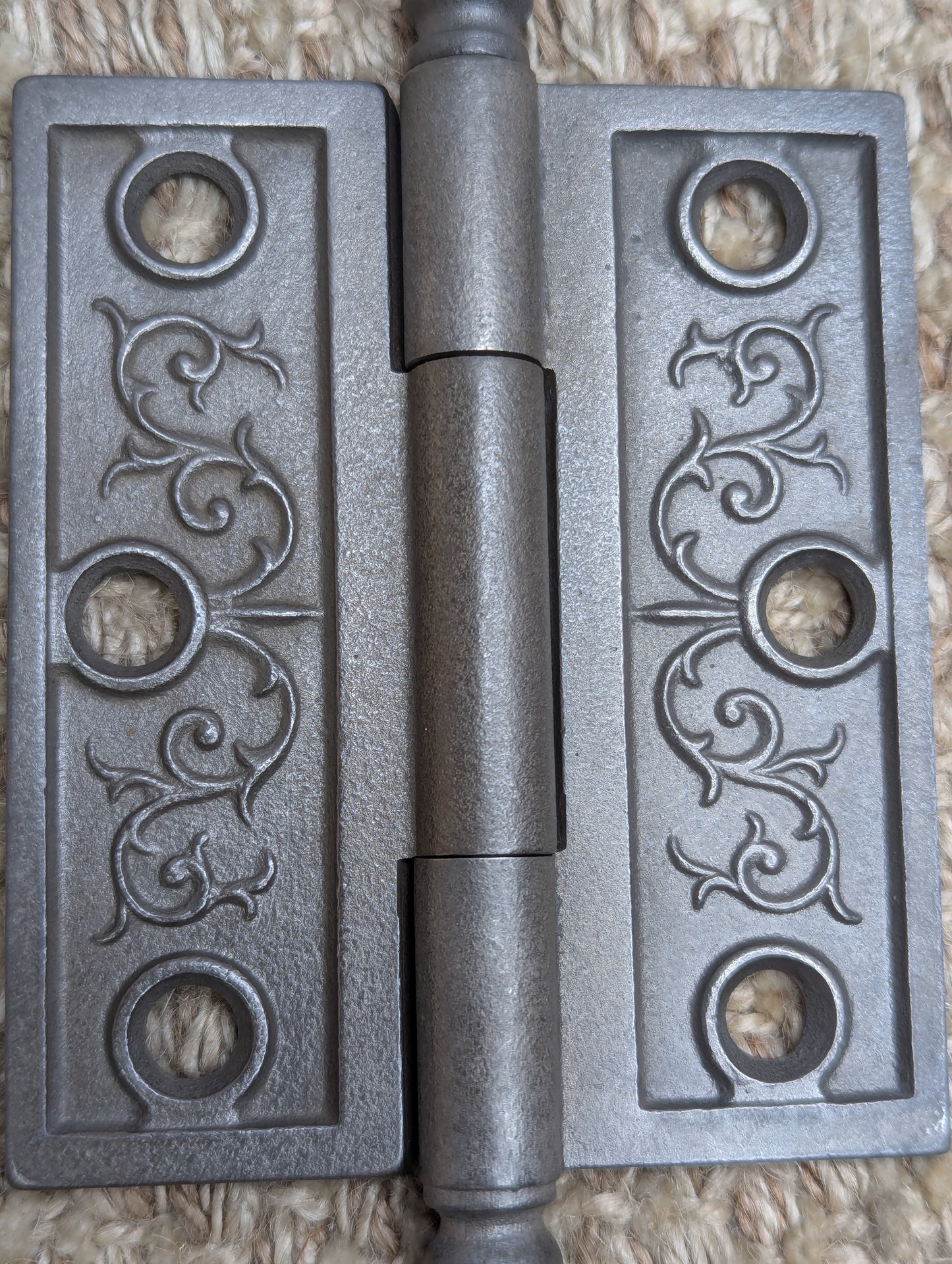 3" x 3 1/2" Antique Decorative Cast Iron Acorn Tip Hinge