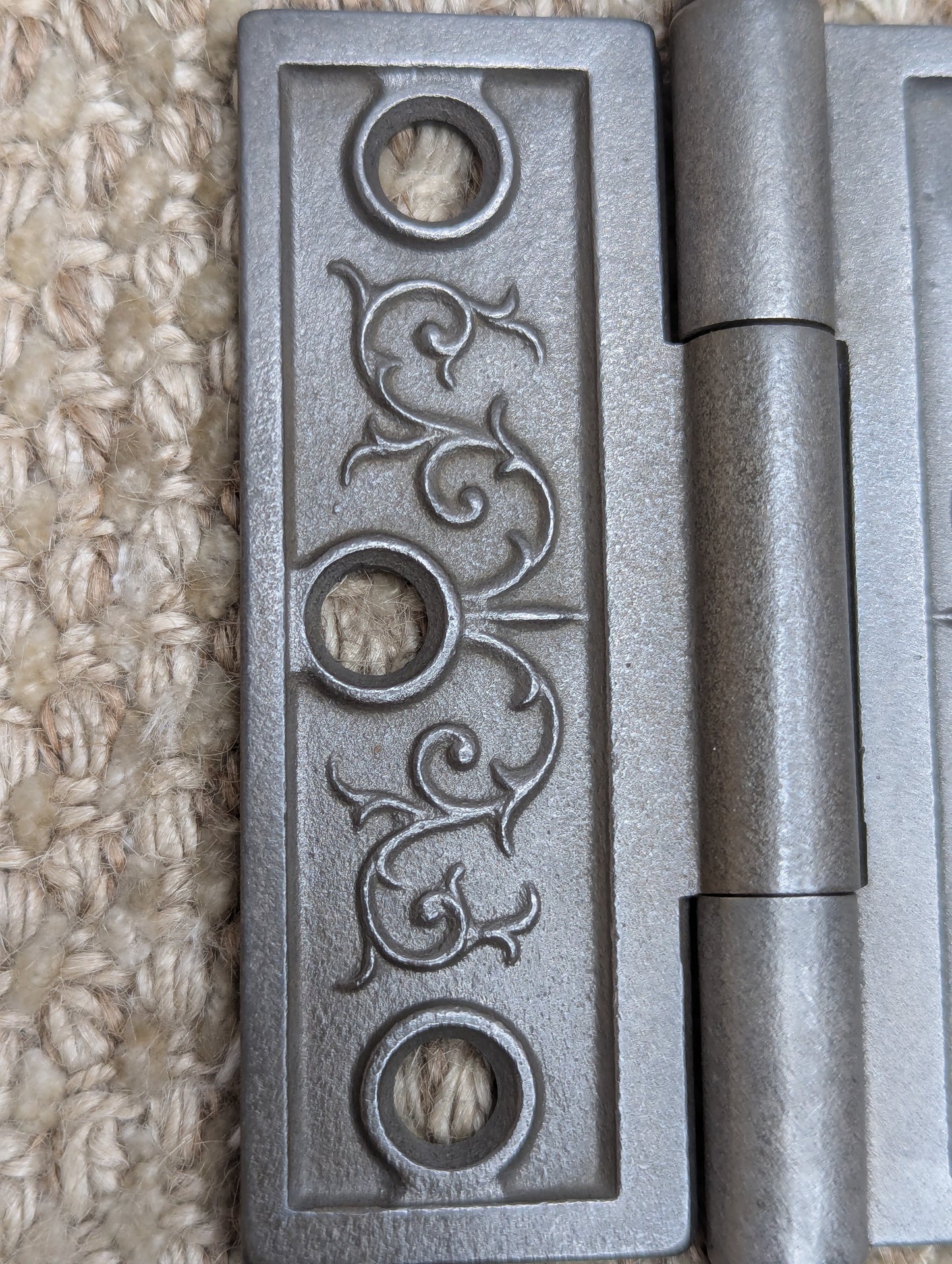 3" x 3 1/2" Antique Decorative Cast Iron Acorn Tip Hinge