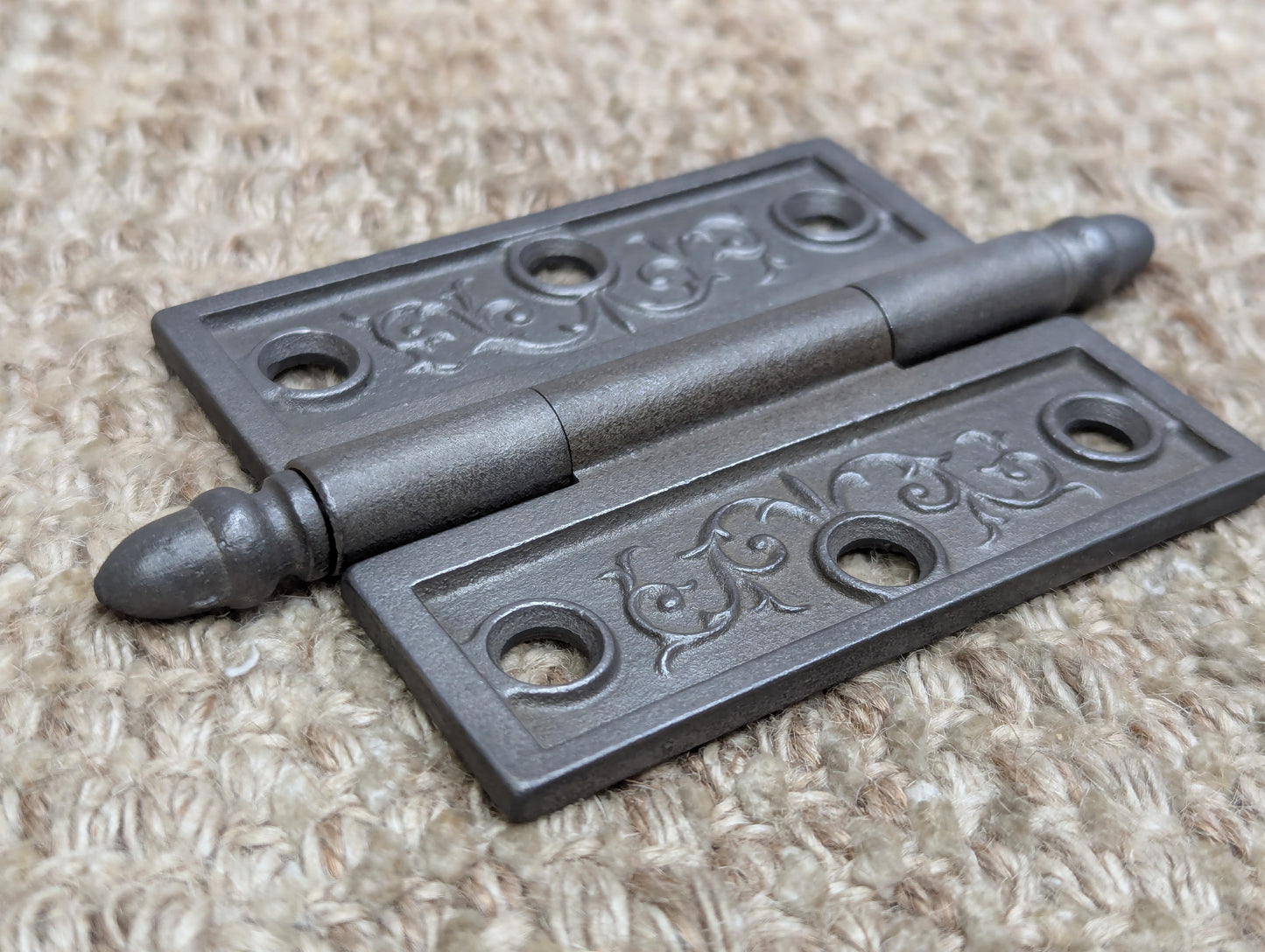 3" x 3 1/2" Antique Decorative Cast Iron Acorn Tip Hinge