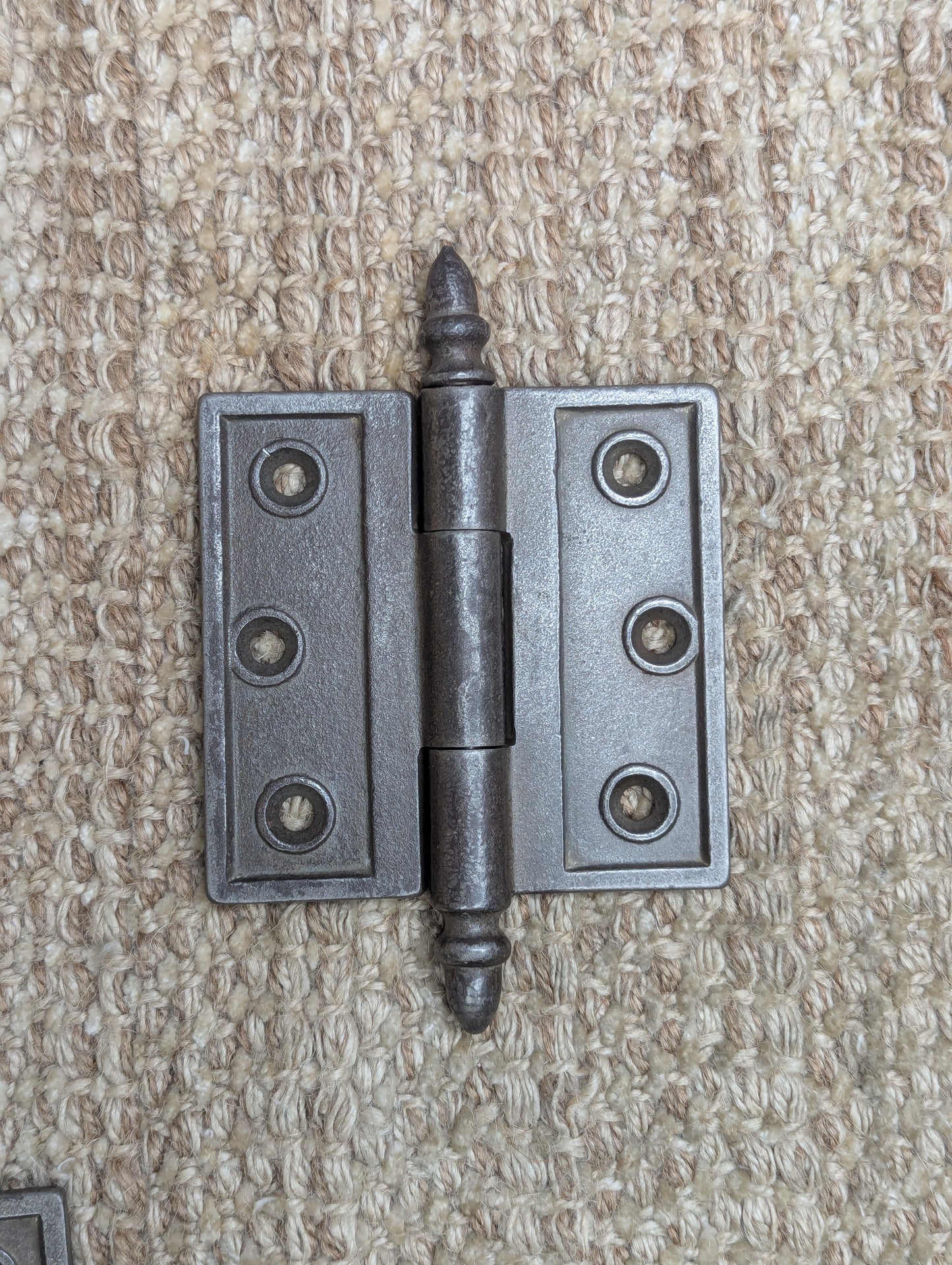 3 1/2" x 3 1/2" Antique Decorative Cast Iron Acorn Tip Hinge