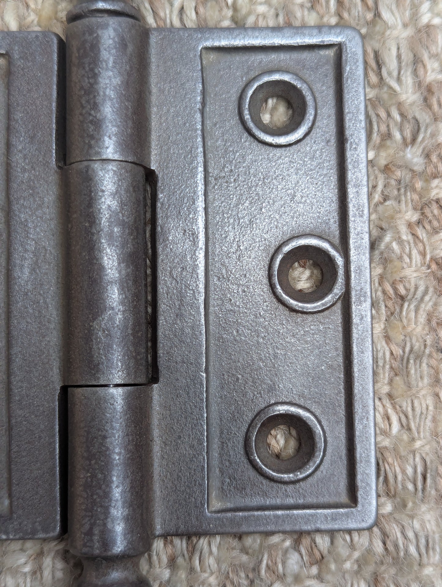 3 1/2" x 3 1/2" Antique Decorative Cast Iron Acorn Tip Hinge