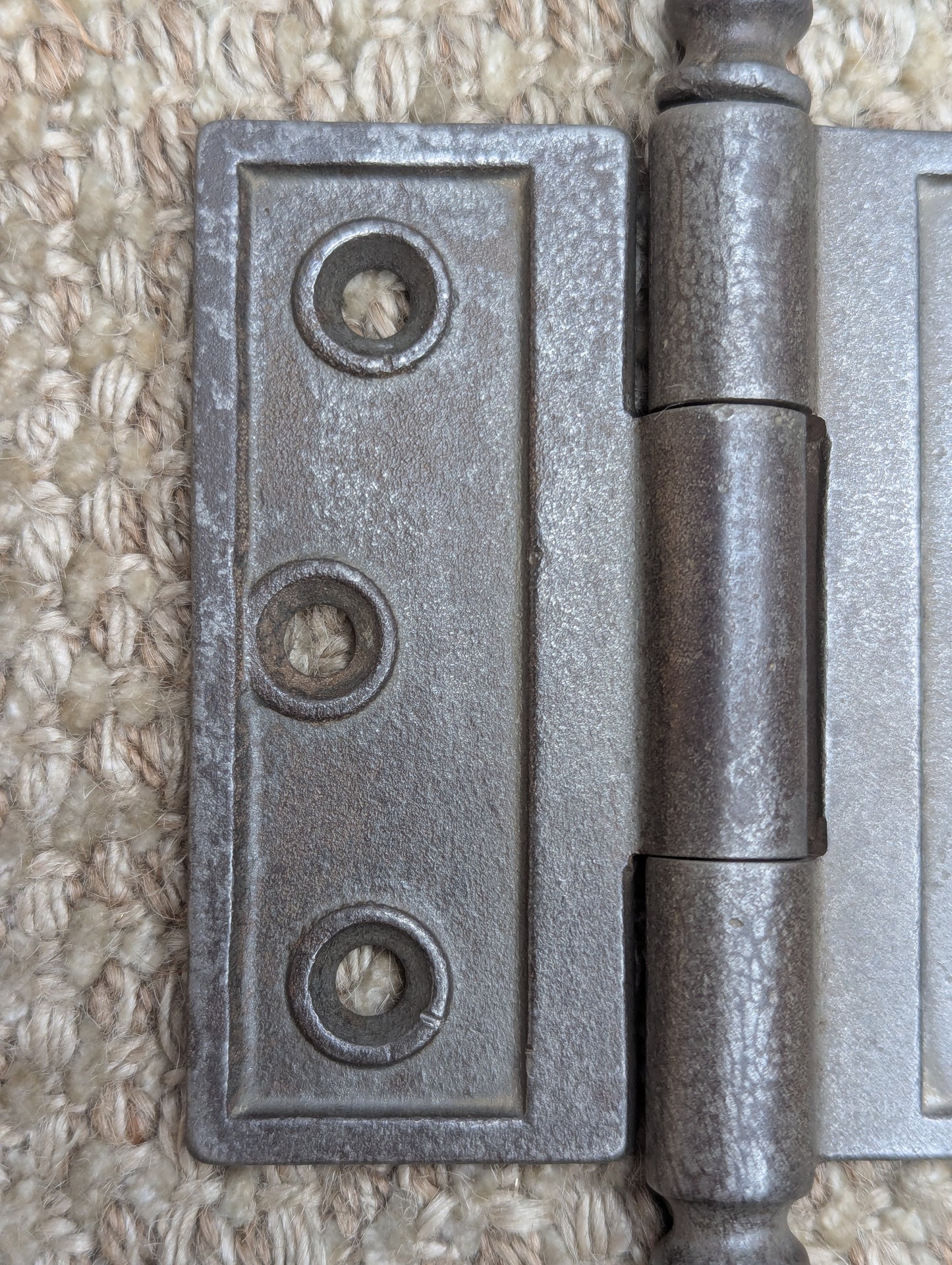 3 1/2" x 3 1/2" Antique Decorative Cast Iron Acorn Tip Hinge