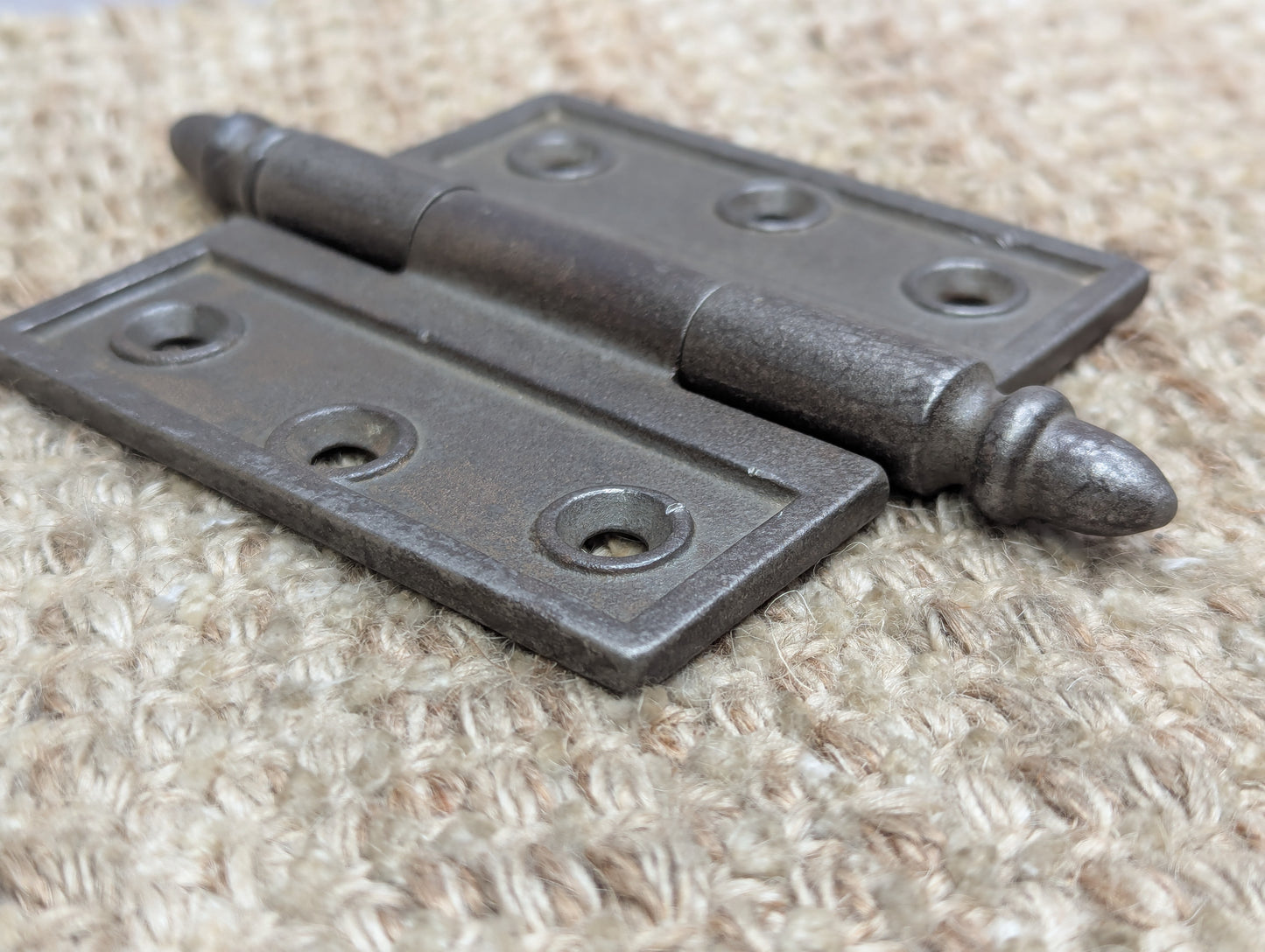 3 1/2" x 3 1/2" Antique Decorative Cast Iron Acorn Tip Hinge