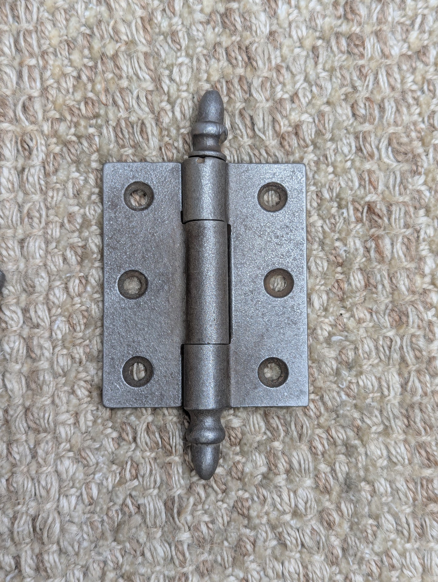 2 1/2" x 3" Antique Decorative Cast Iron Acorn Tip Hinge