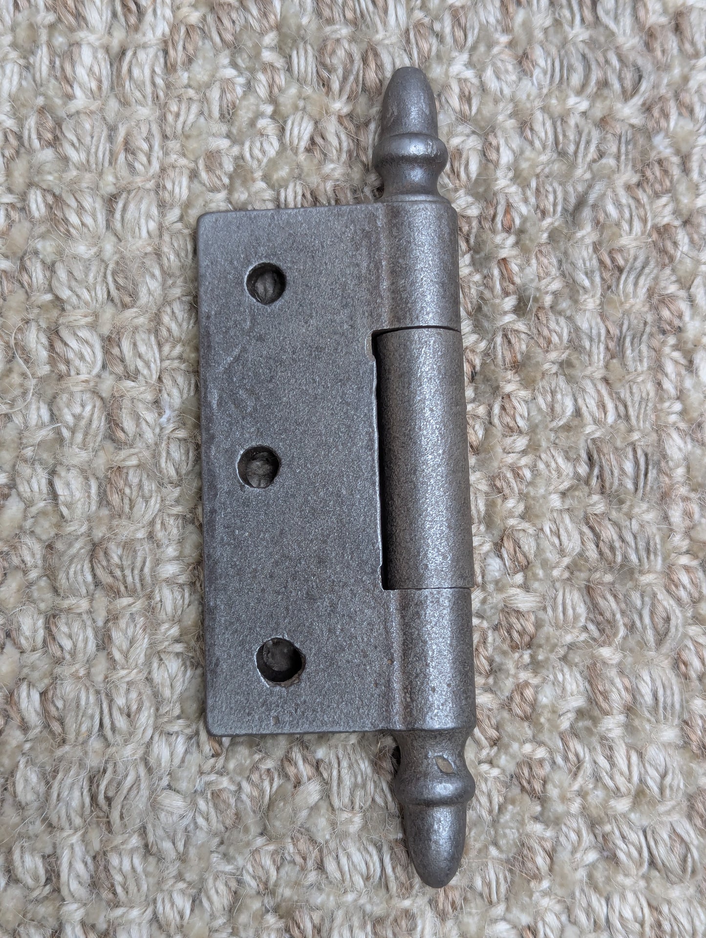 2 1/2" x 3" Antique Decorative Cast Iron Acorn Tip Hinge