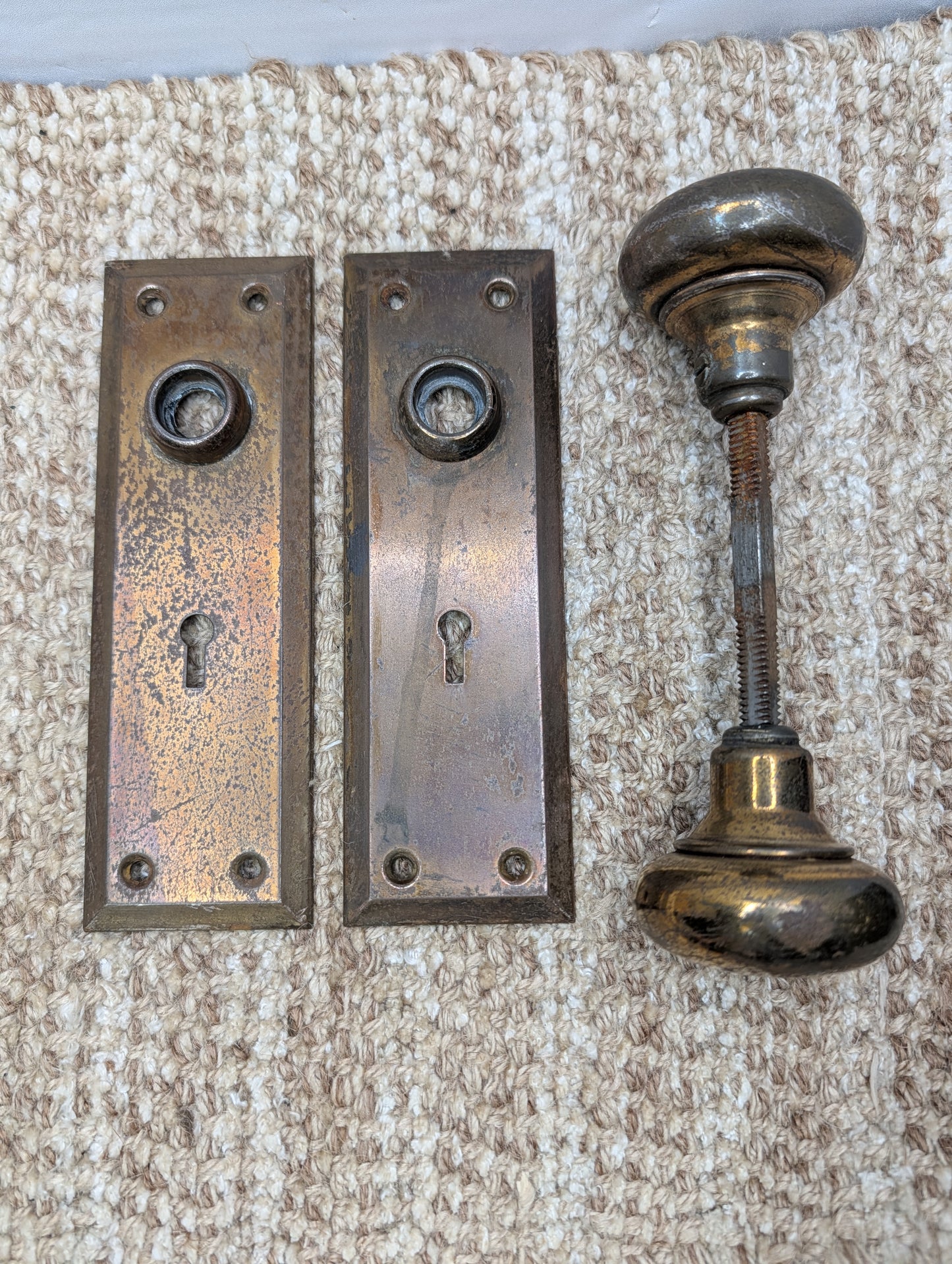 2 1/4" Antique Brass Plated Door Knobs & 2 1/4" x 7" Door Plates Hardware