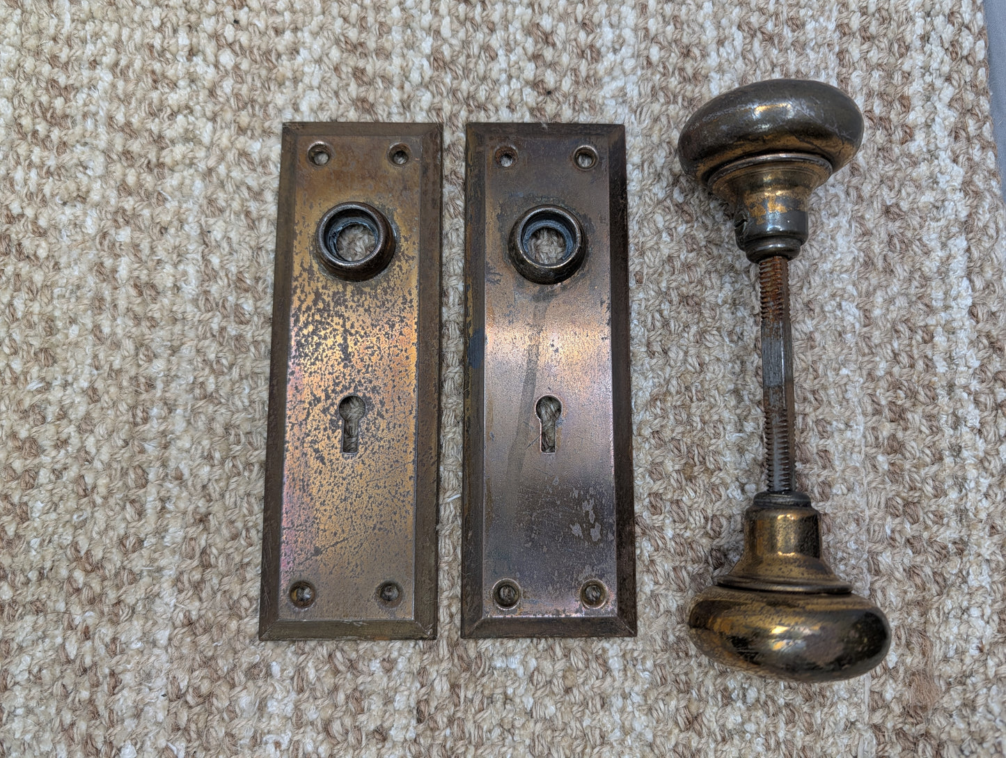 2 1/4" Antique Brass Plated Door Knobs & 2 1/4" x 7" Door Plates Hardware